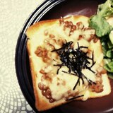 納豆チーズのピザトースト風